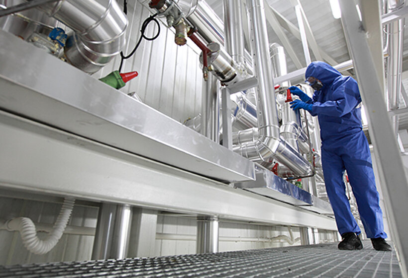 Pumping chemicals safely with different pump technologies Pumping chemicals safely with different pump technologies